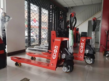 Xe nâng tay chạy điện EPL153Z Lithium